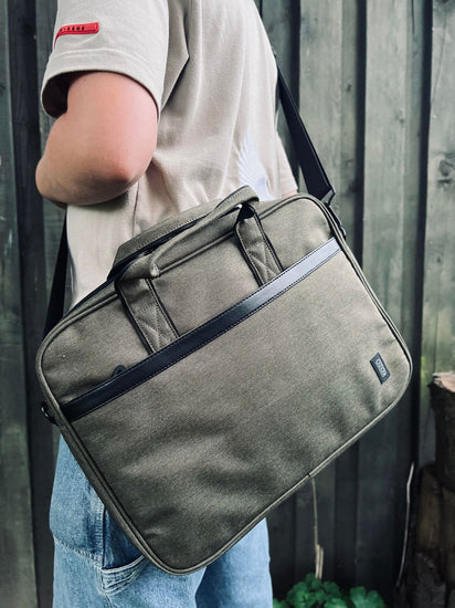 Laptoptaske Oliven - Genanvendt plastflasker - VIAMAJA.DK