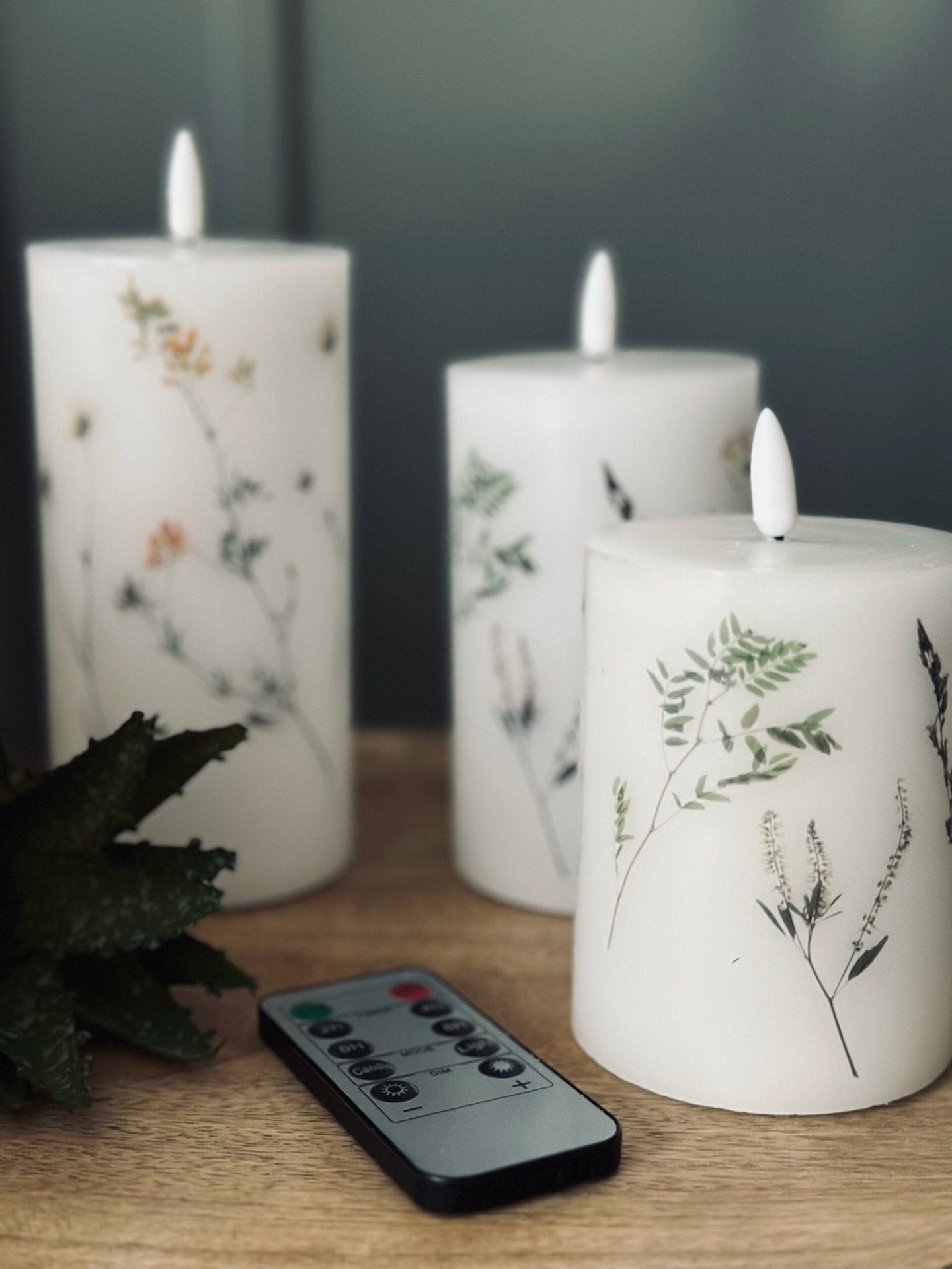 LED bloklys WILD FLORA – Sæt m. 3 stk og fjernbetjening - VIAMAJA.DK