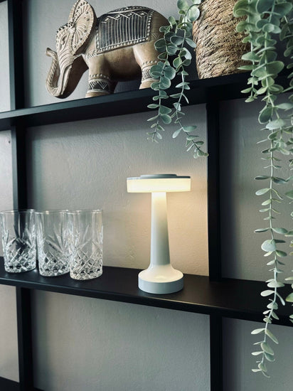 LED Bordlampe genopladelig - Hvid - VIAMAJA.DK
