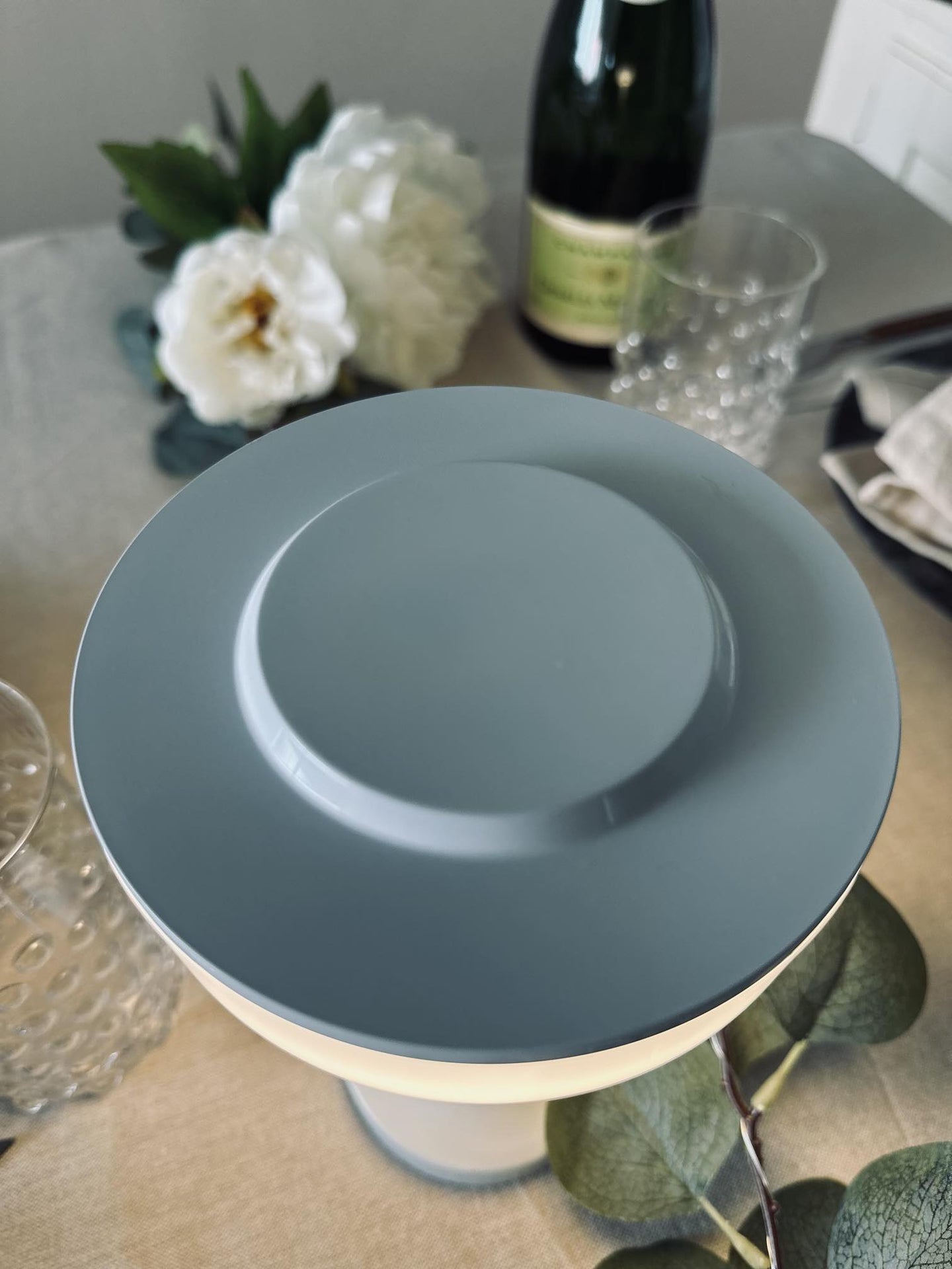 LED Bordlampe genopladelig - Hvid - VIAMAJA.DK