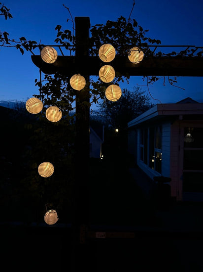 Led solcelle lyskæde Mary , 20 hvide kugler - VIAMAJA.DK