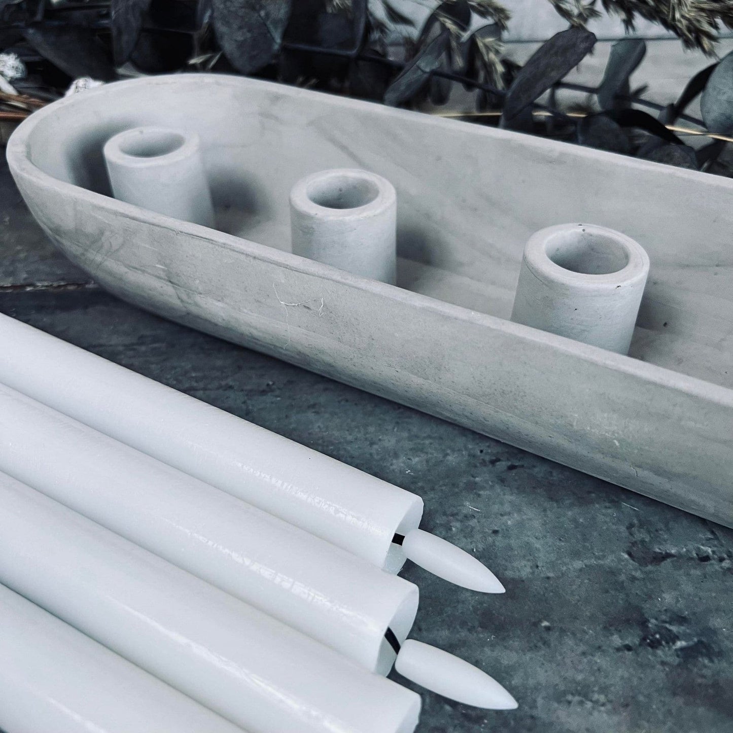 Lysestage i beton - Ink 4 LED Kronelys - VIAMAJA.DK