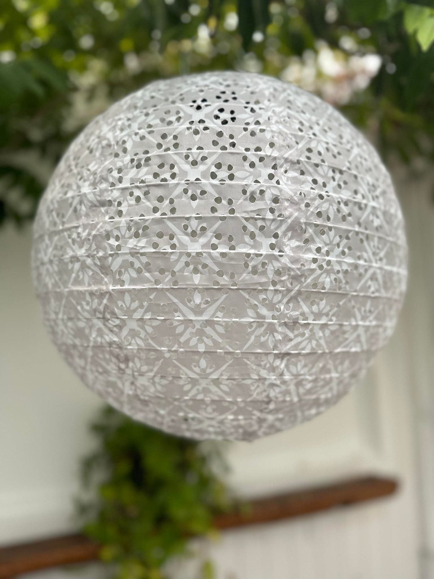 Lyskugle med solceller - SUMMER WHITE - VIAMAJA.DK
