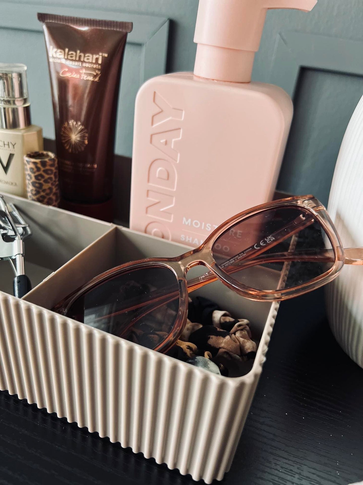 Makeup / krea organiser - Taupe - VIAMAJA.DK