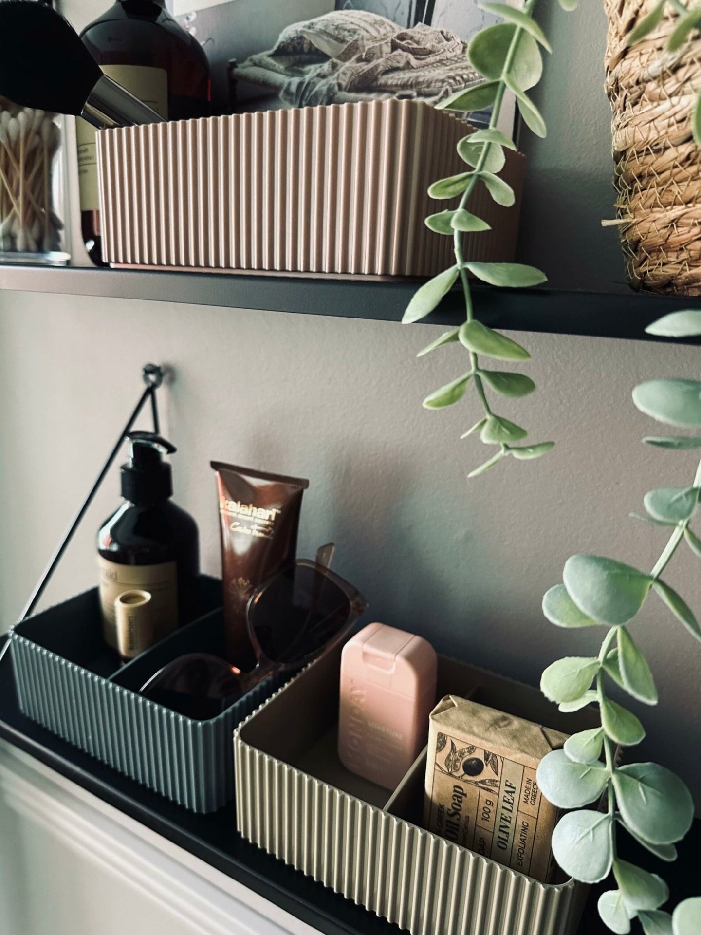 Makeup organiser med opdeling – Grå - VIAMAJA.DK