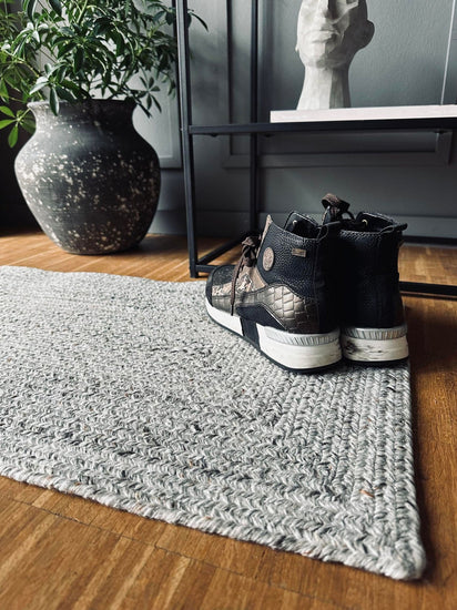 Måtte 60x90cm Lys grå - Kan bruges inde og ude - VIAMAJA.DK