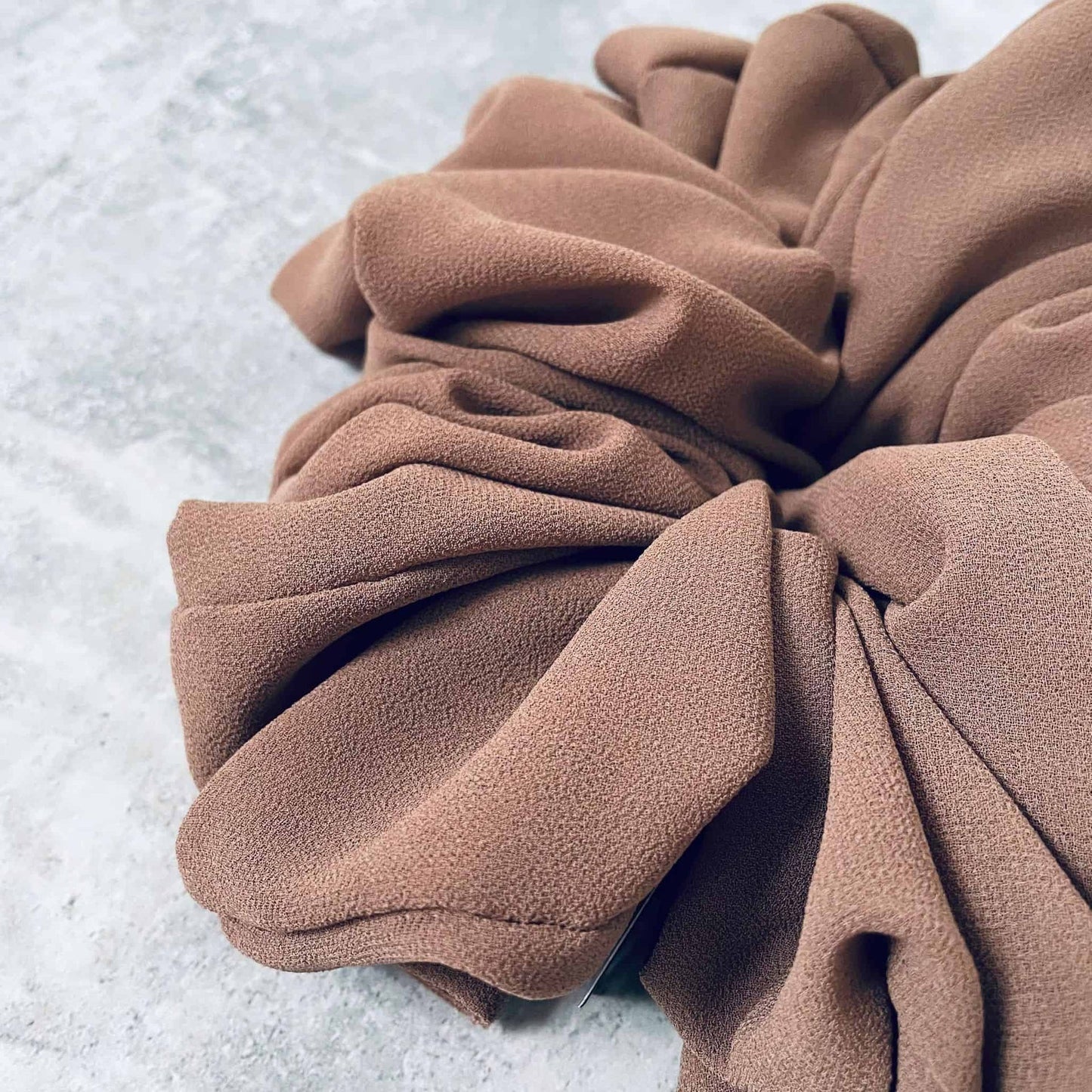 MEGA Scrunchie - Beige - VIAMAJA.DK
