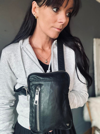 Mobiltaske - ALINA - Black / Silver - VIAMAJA.DK