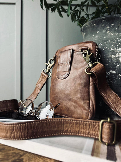 Mobiltaske ALINA - Chestnut - VIAMAJA.DK