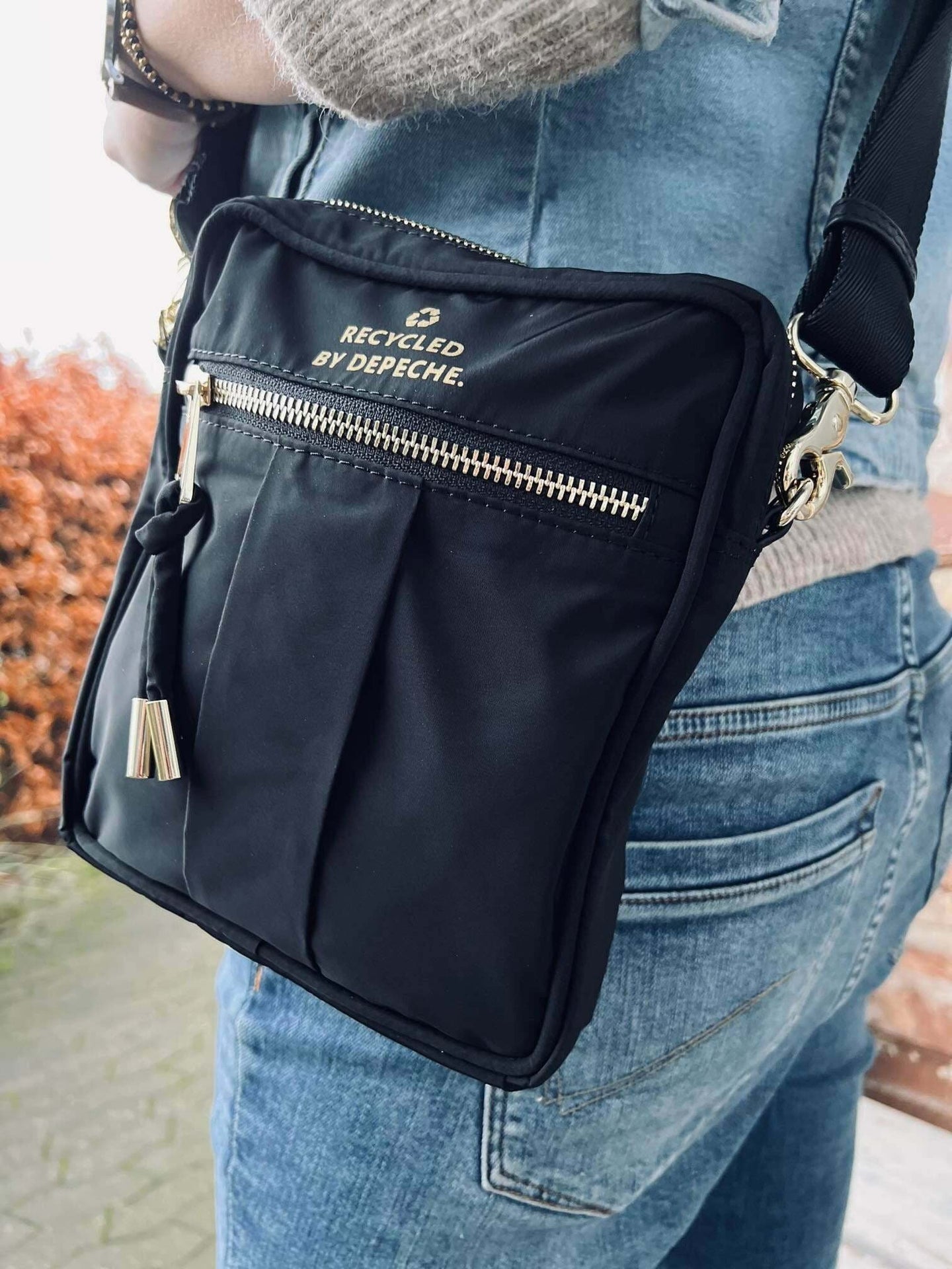 Mobiltaske IRIS i bæredygtig nylon - VIAMAJA.DK