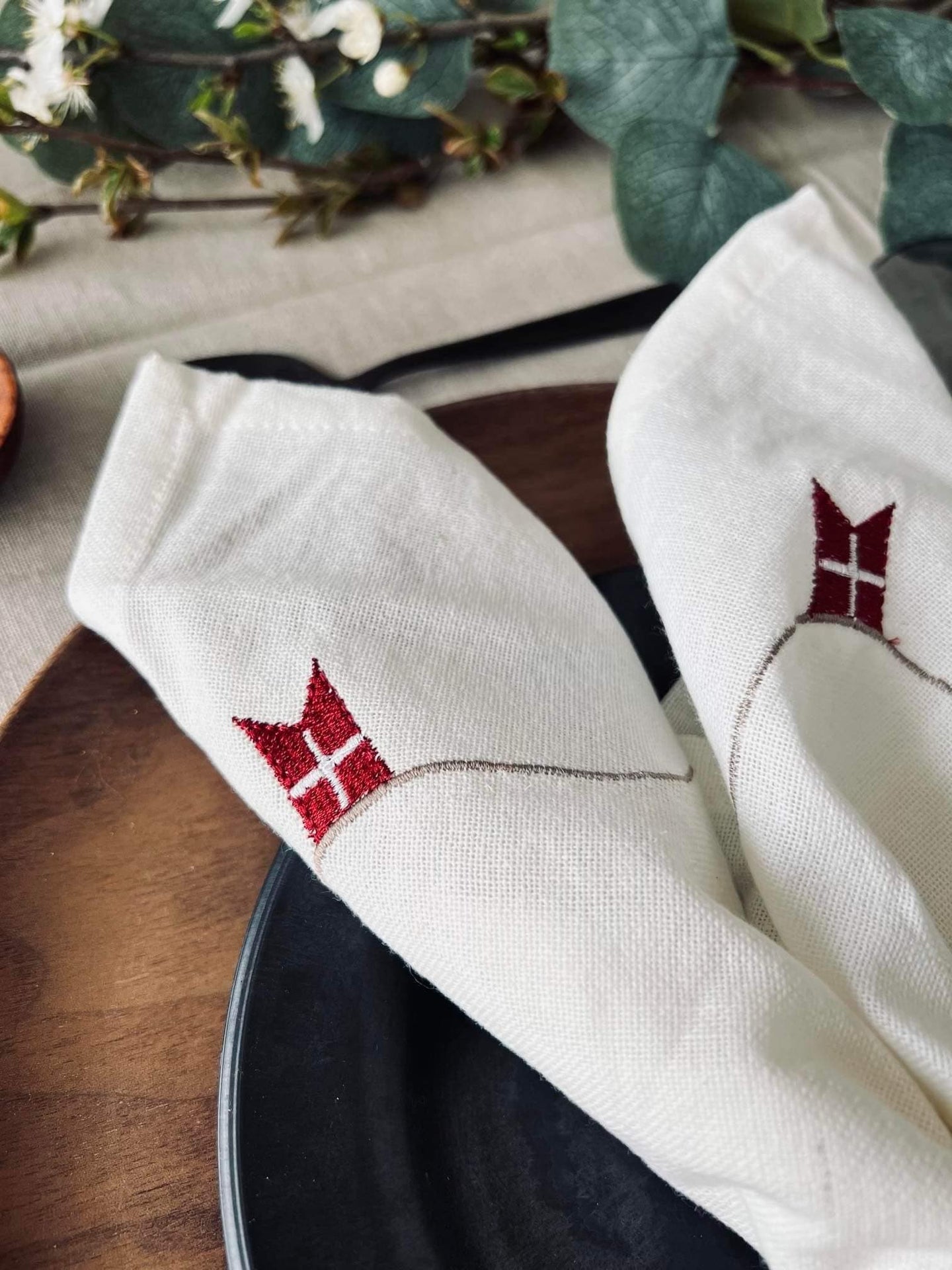 Mundservietter hvid hørmix med flag - Pakke med 4 stk - VIAMAJA.DK