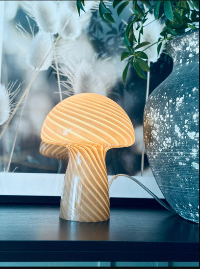 Mushroom bordlampe – Brun - VIAMAJA.DK