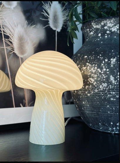 Mushroom bordlampe – Soft Yellow - VIAMAJA.DK