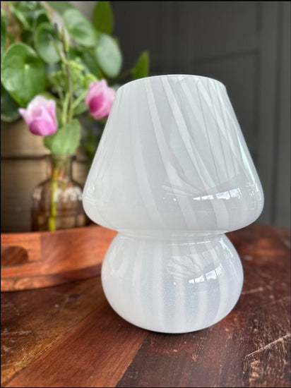 Mushroom bordlampe - White - VIAMAJA.DK