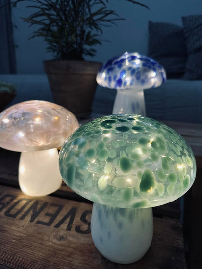 MUSHROOM Lampe m. LED – Grøn mundblæst glas - VIAMAJA.DK