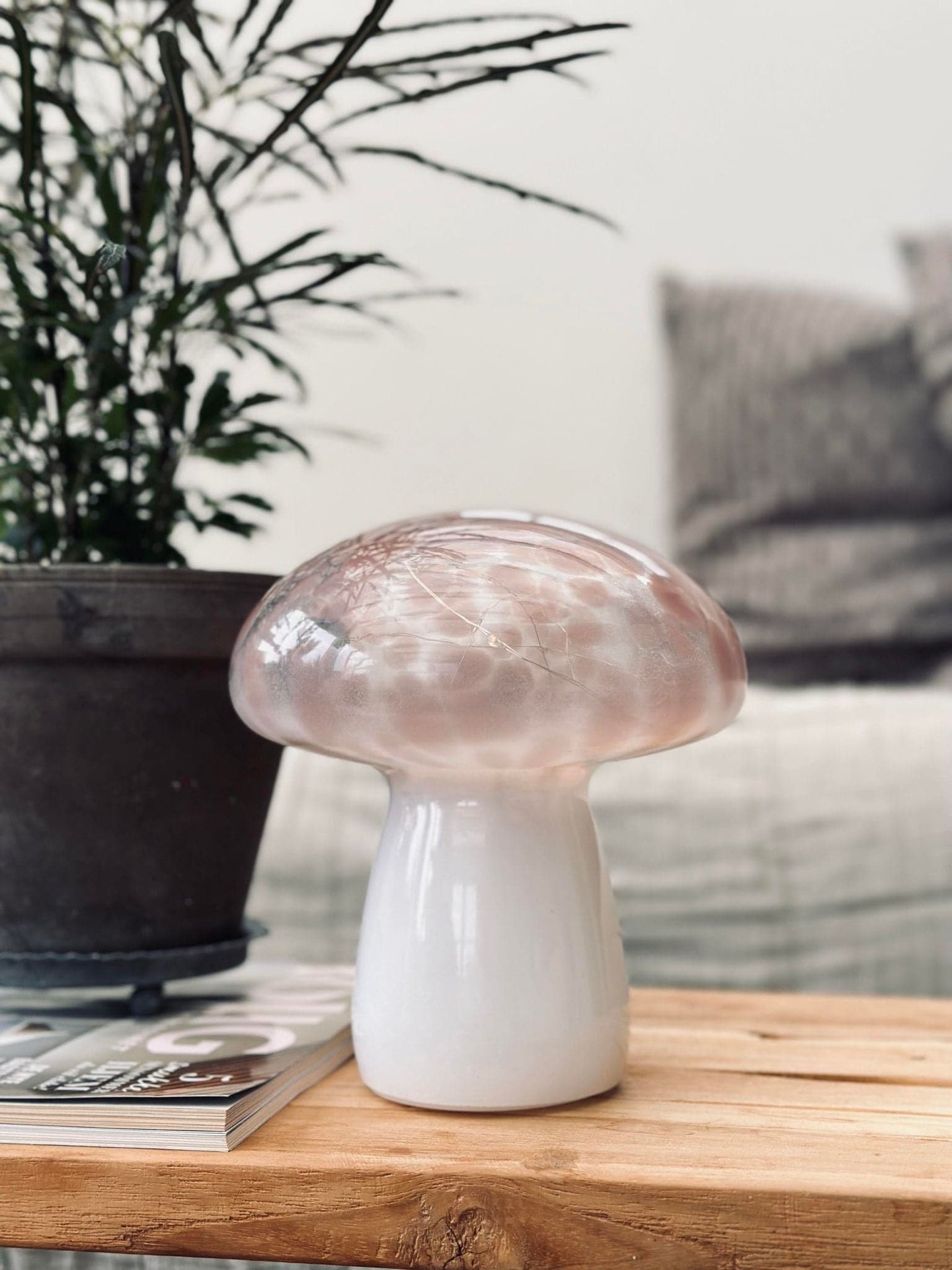 MUSHROOM Lampe m. LED – Rosa mundblæst glas - VIAMAJA.DK