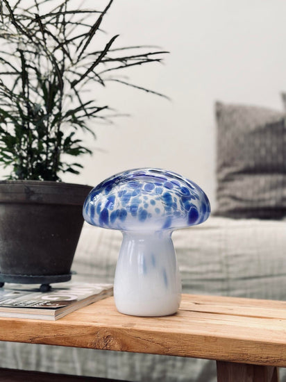 MUSHROOM Lampe m. LED – Royal blue mundblæst glas - VIAMAJA.DK