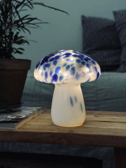 MUSHROOM Lampe m. LED – Royal blue mundblæst glas - VIAMAJA.DK