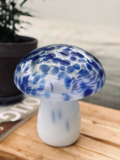 MUSHROOM Lampe m. LED – Royal blue mundblæst glas - VIAMAJA.DK