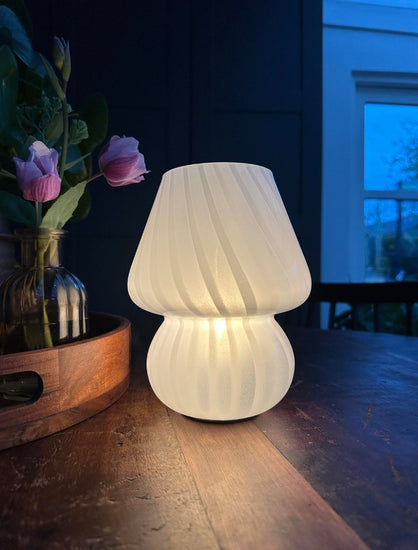 Mushroom Small – Hvid mundblæst glas - VIAMAJA.DK