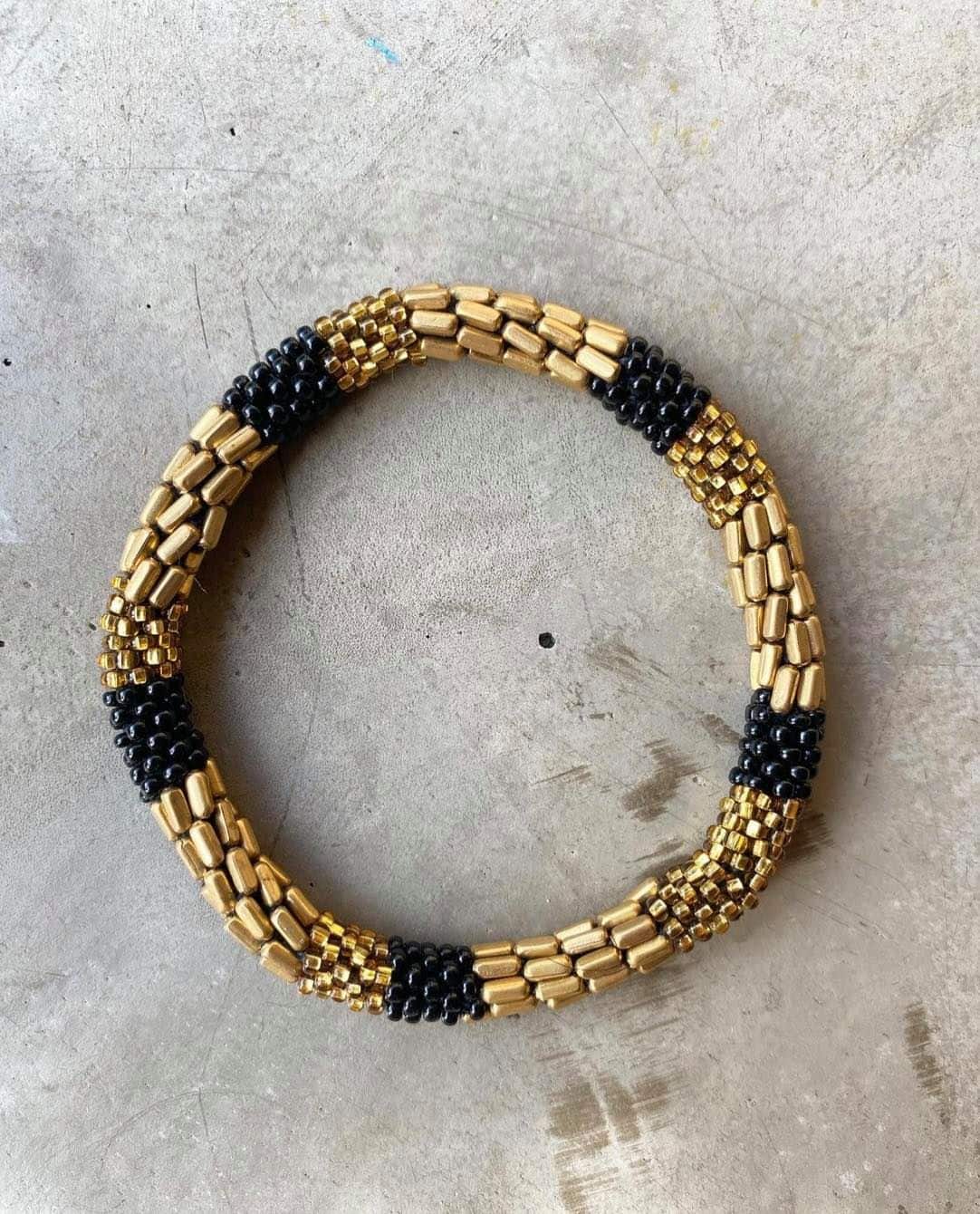 Nepal armbånd – Sort / Guld deluxe - VIAMAJA.DK