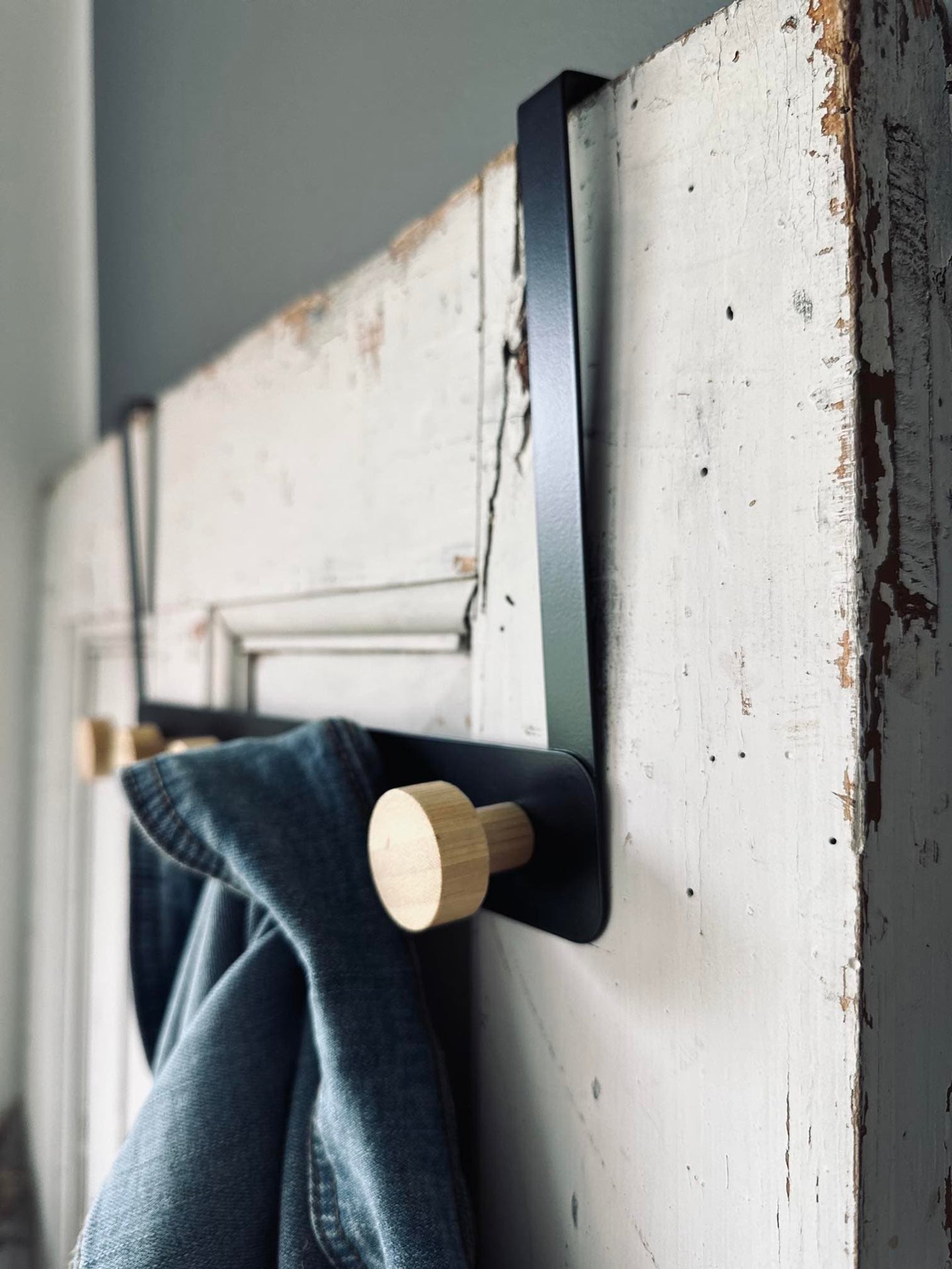 Ophæng til dør - Sort metal - VIAMAJA.DK