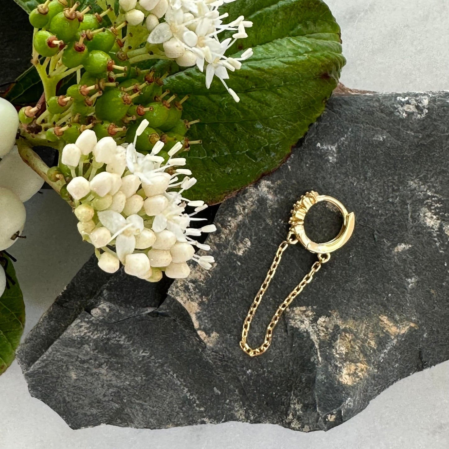Ørering Single Dahlia 18K forgyldt - 1 stk - VIAMAJA.DK