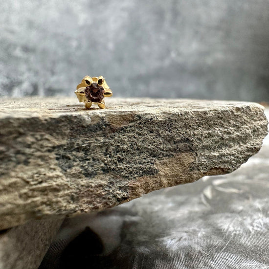 Ørestik Single GIA Brown 18K forgyldt - 1 stk - VIAMAJA.DK
