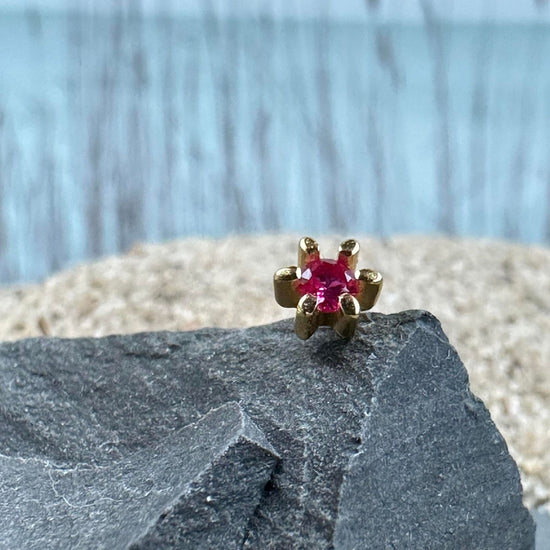 Ørestik Single GIA Magenta 18K forgyldt – 1 stk - VIAMAJA.DK