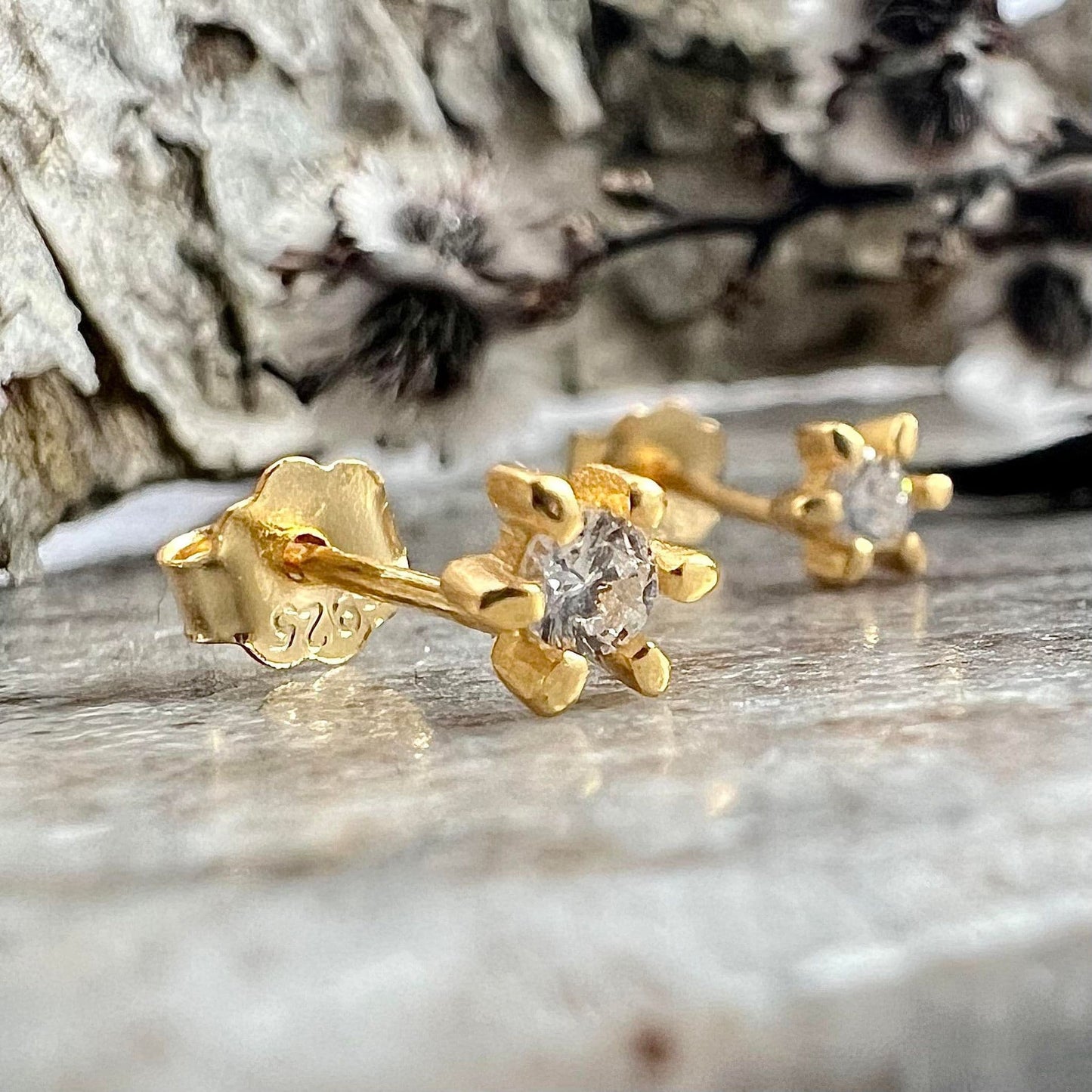 Ørestikker GIA - Klar sten 18K forgyldt - VIAMAJA.DK