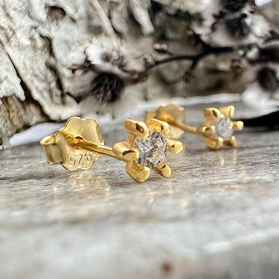 Ørestikker GIA - Klar sten 18K forgyldt - VIAMAJA.DK
