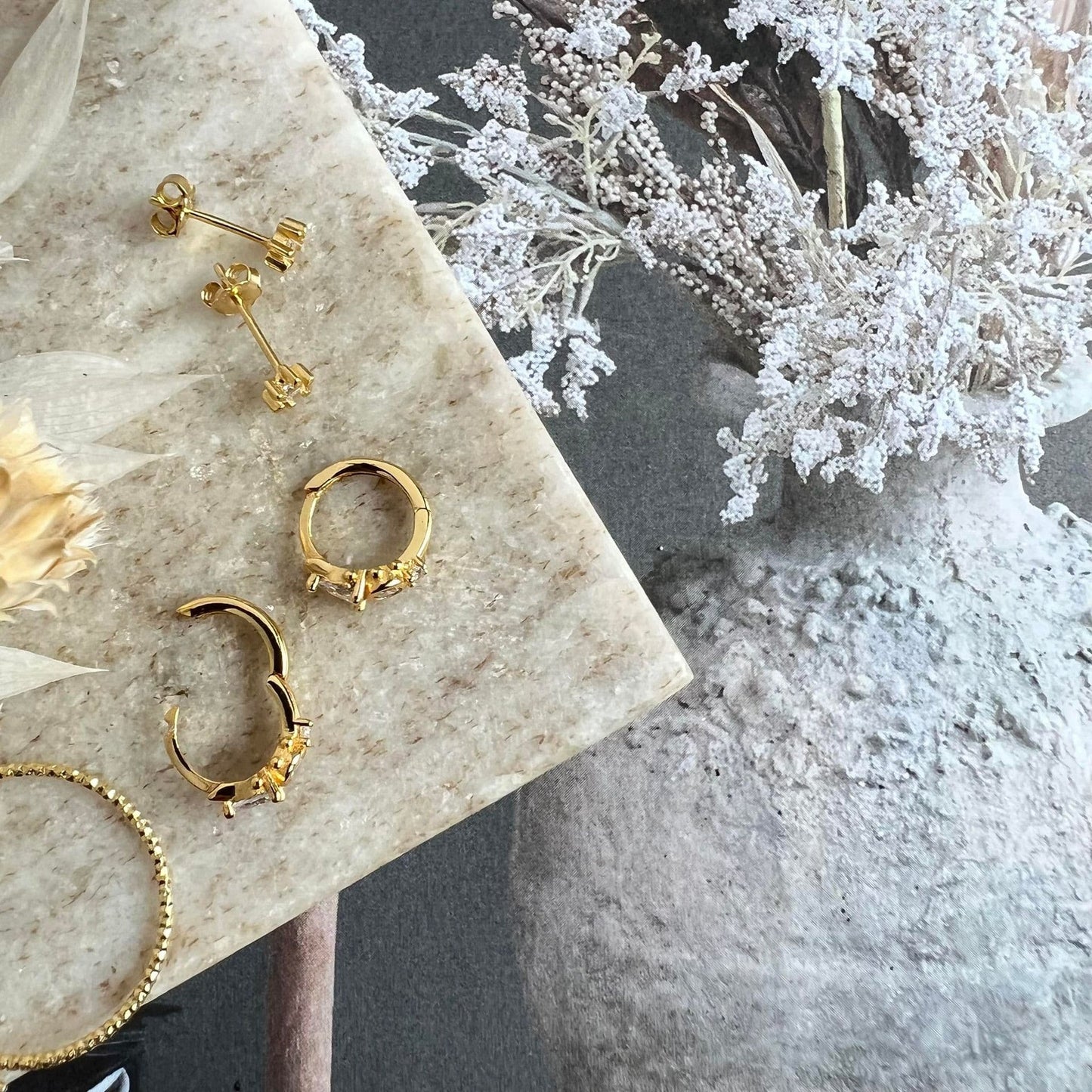 Ørestikker GIA - Klar sten 18K forgyldt - VIAMAJA.DK