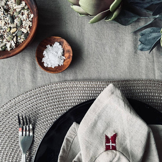 Oval dækkeserviet - Lys beige - VIAMAJA.DK