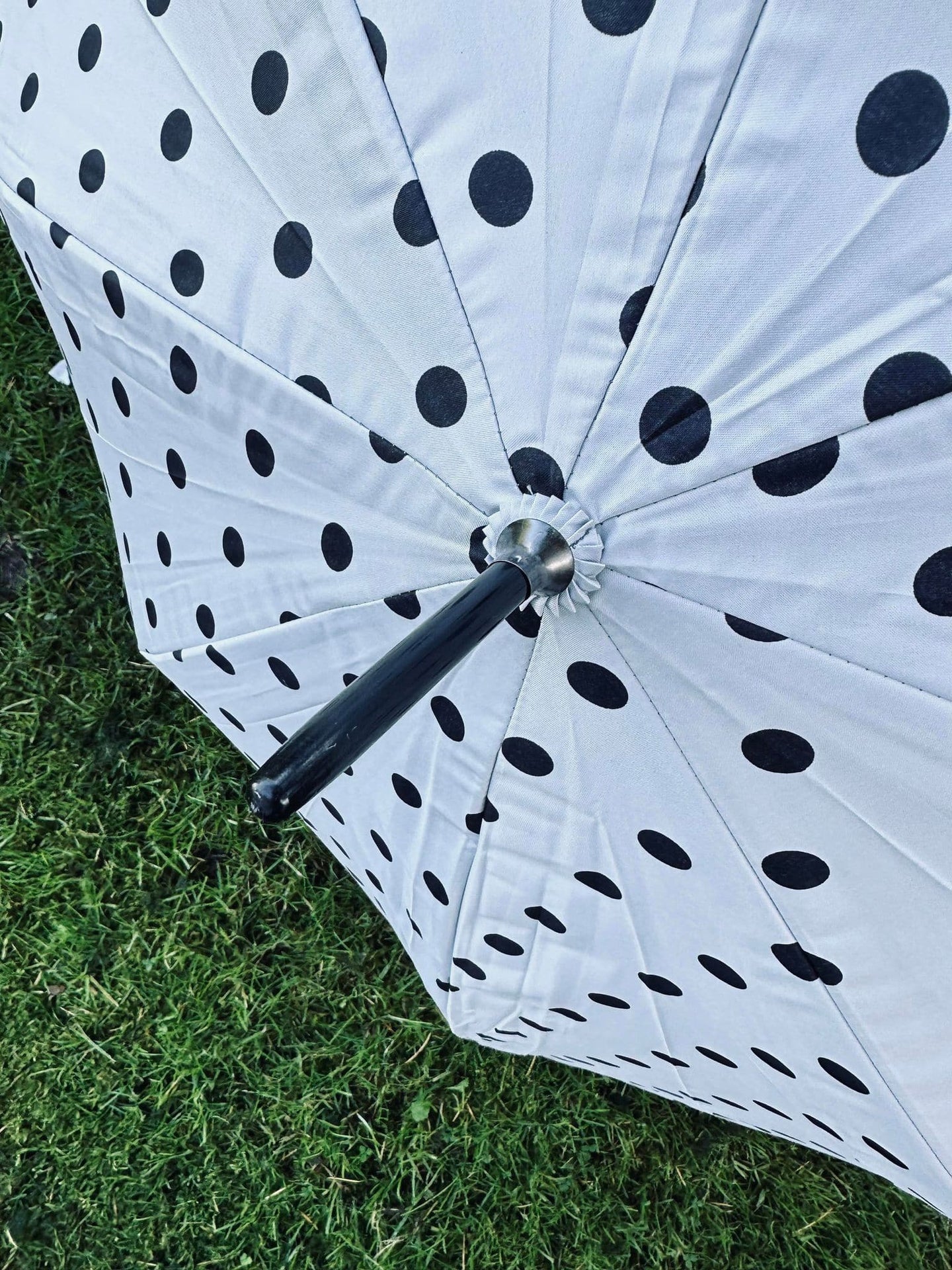Paraply - Hvid med dots - VIAMAJA.DK