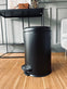 Pedalspand i sort metal - 20 liter - VIAMAJA.DK