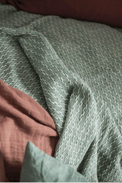 Plaid i farven creme/grønt - 150kr - VIAMAJA.DK