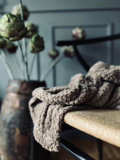 Plaid i Luxus fleece - Taupe - VIAMAJA.DK
