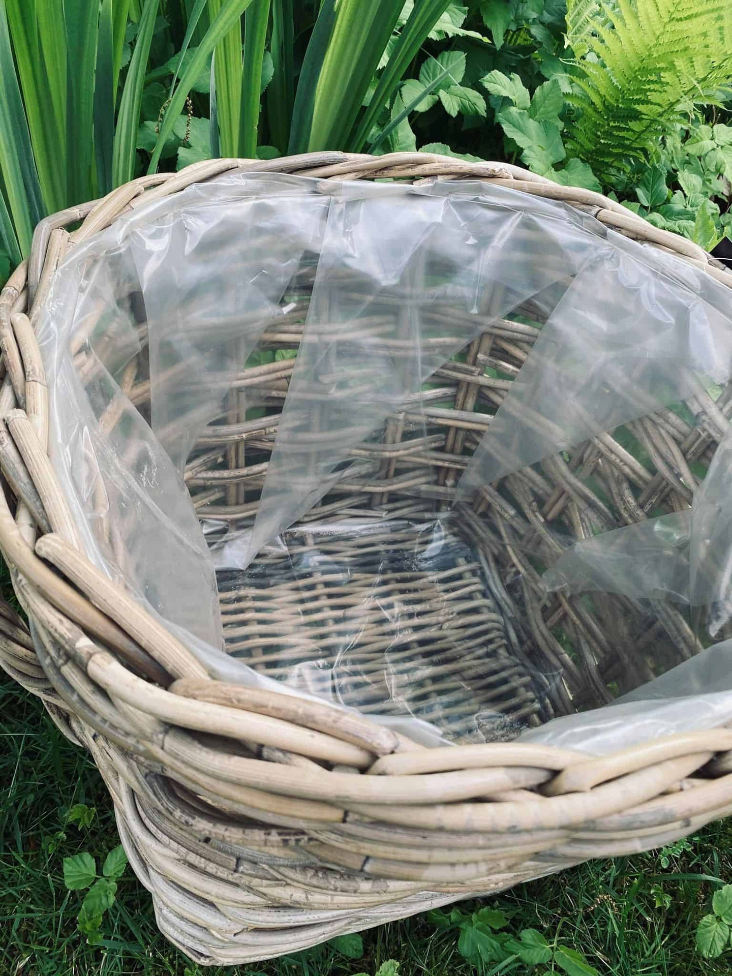 Plantekurv - Grå Rattan - Lille - VIAMAJA.DK