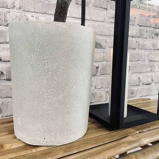 Potte i lysgrå beton NORDIC – Stor potte - VIAMAJA.DK