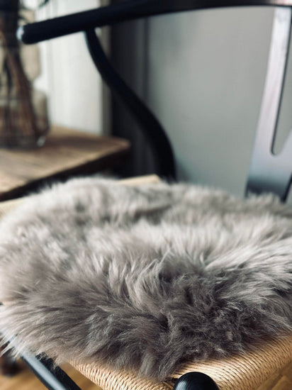 Sædeskind Ø 33cm - Mocca lammeskind - VIAMAJA.DK