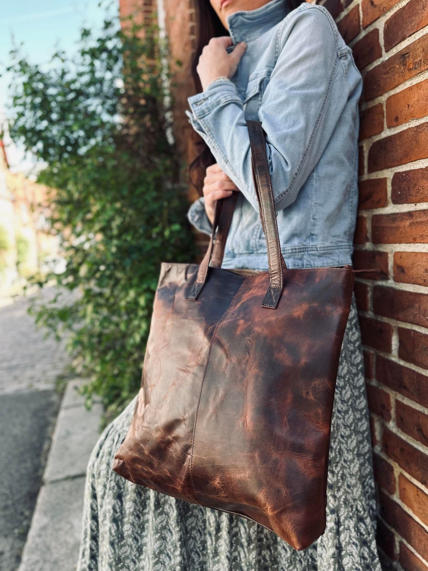 Shopper ALMA – Dark Urban bøffellæder - VIAMAJA.DK
