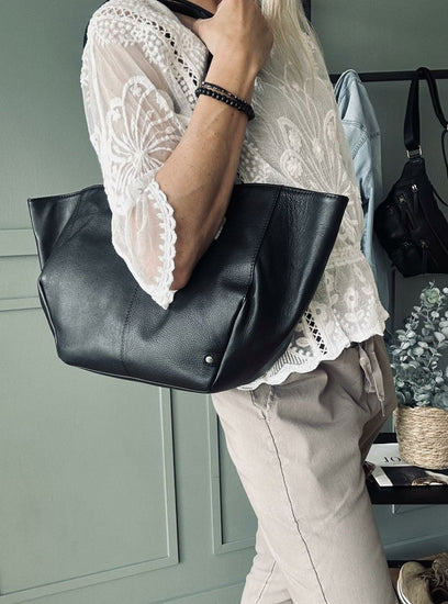 Shopper Aura – Soft black leather - VIAMAJA.DK