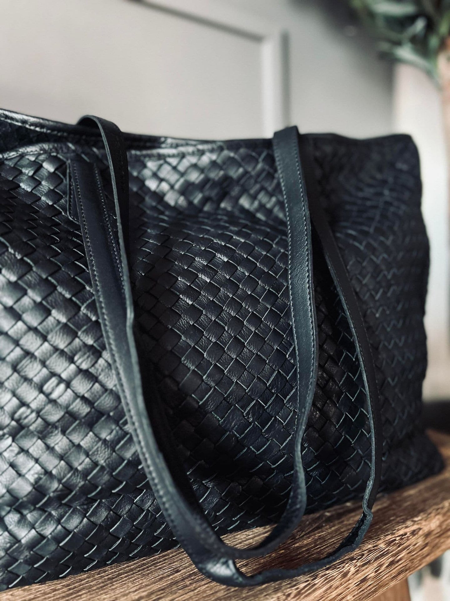 Shopper Black MILLE - Flettet skind - VIAMAJA.DK
