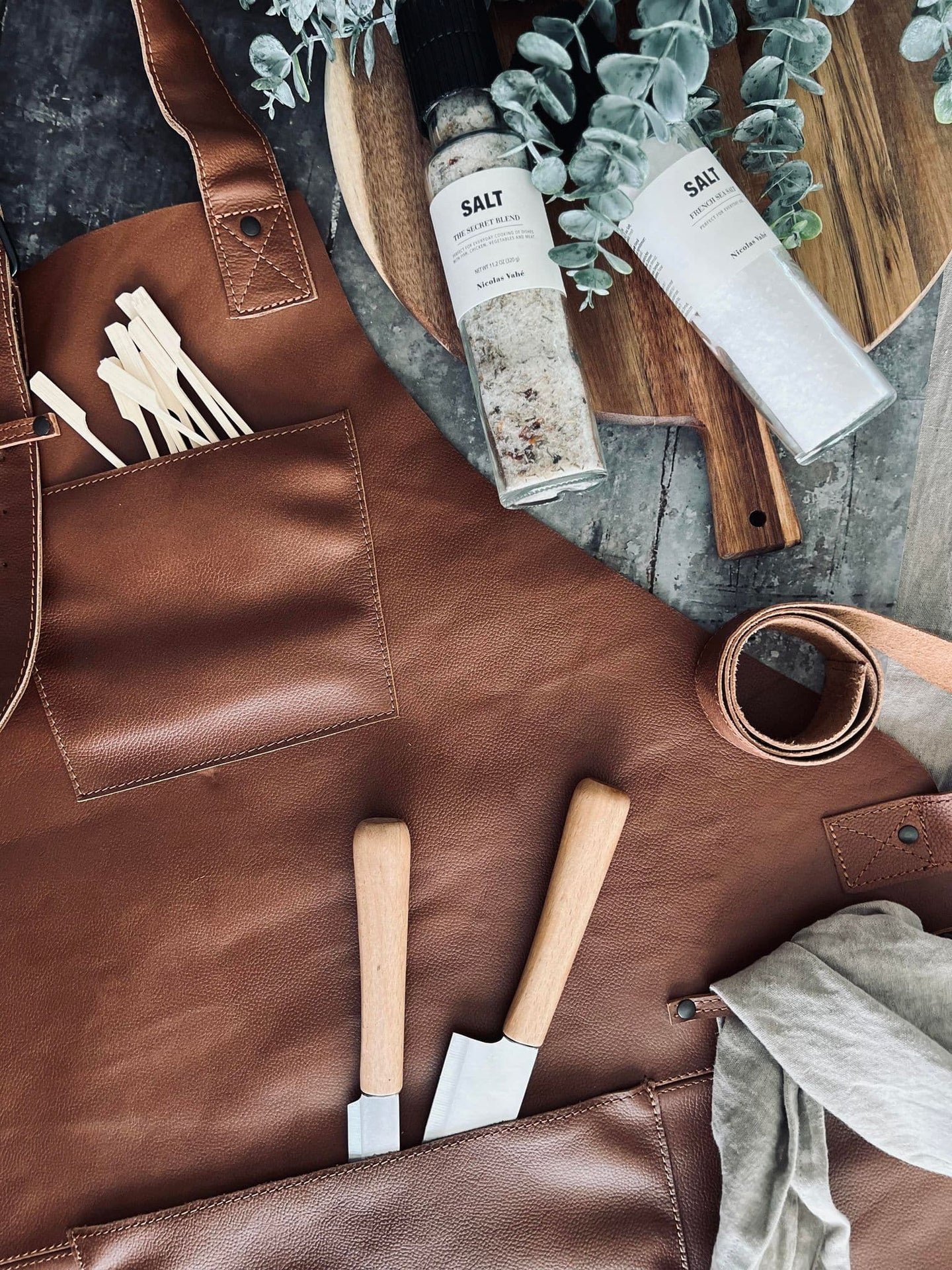 Skindforklæde – Cognac bøffellæder - VIAMAJA.DK