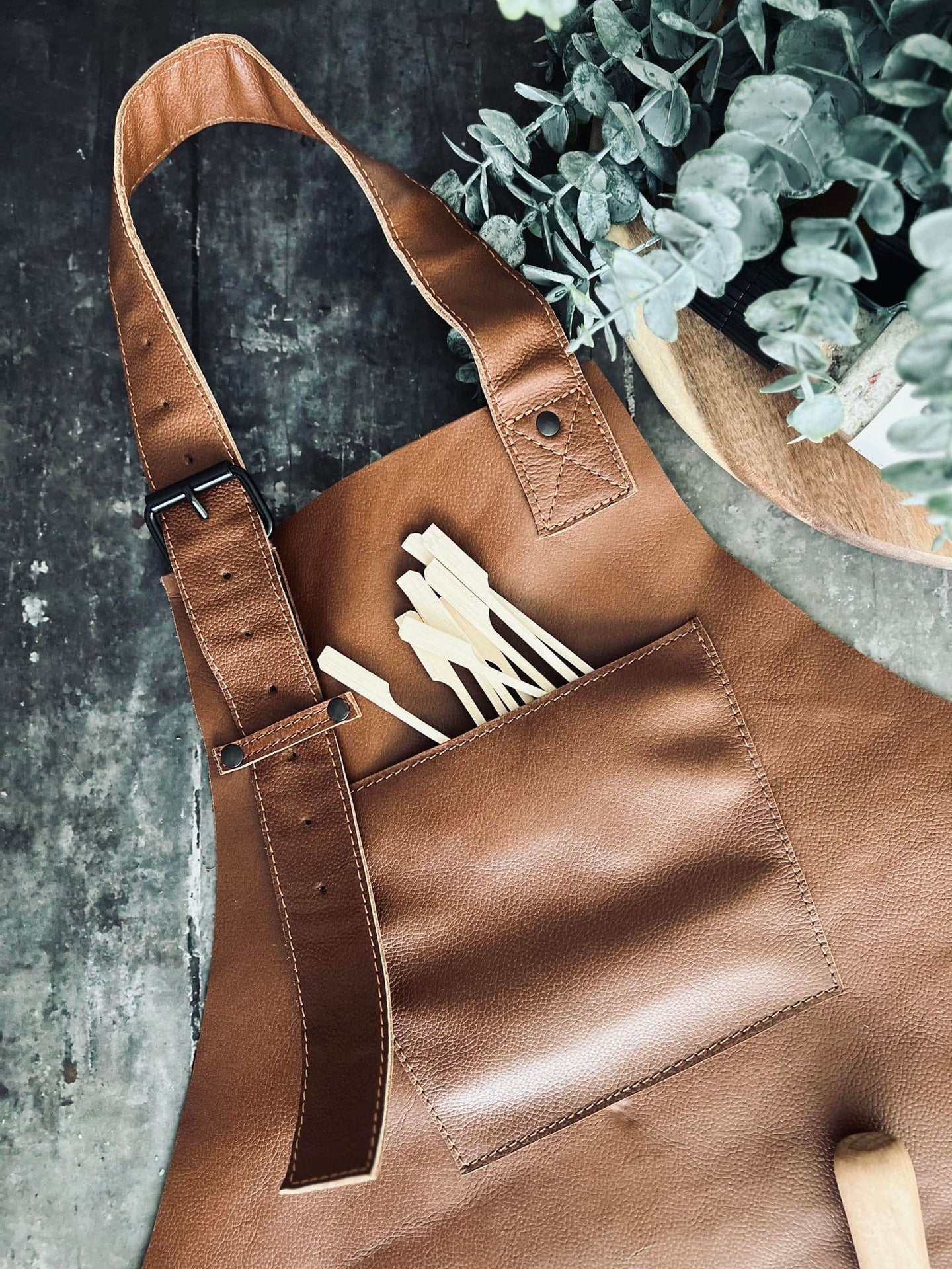 Skindforklæde – Cognac bøffellæder - VIAMAJA.DK