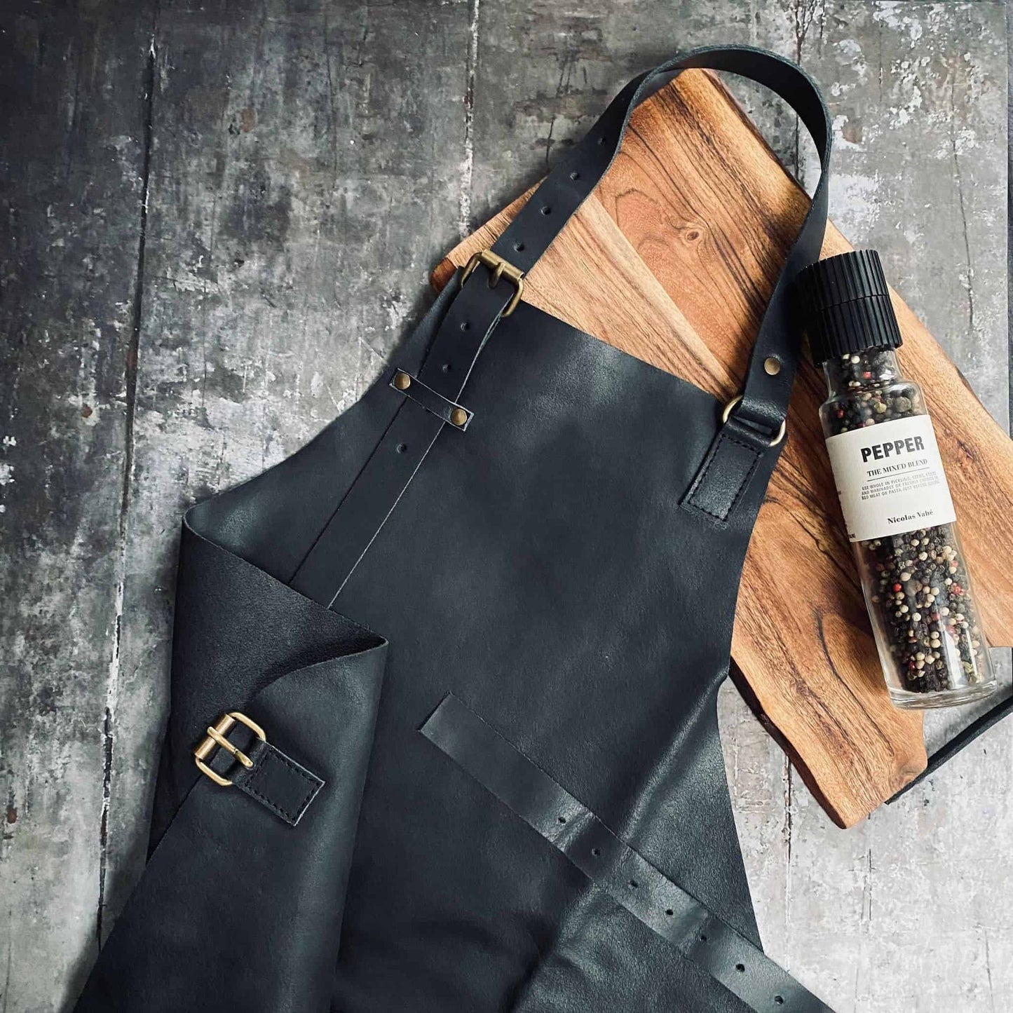 Skindforklæde - Sort bøffellæder - VIAMAJA.DK