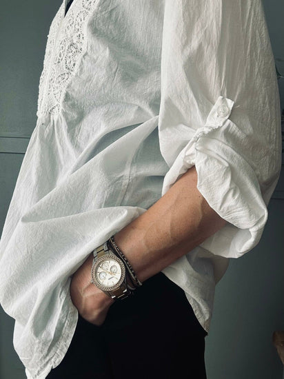 Skjorte Celina med broderi – White - VIAMAJA.DK