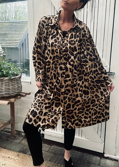Skjortekjole Leopard - VIAMAJA.DK