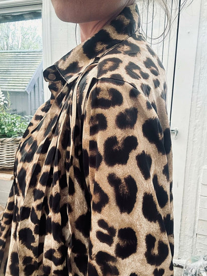 Skjortekjole Leopard - VIAMAJA.DK