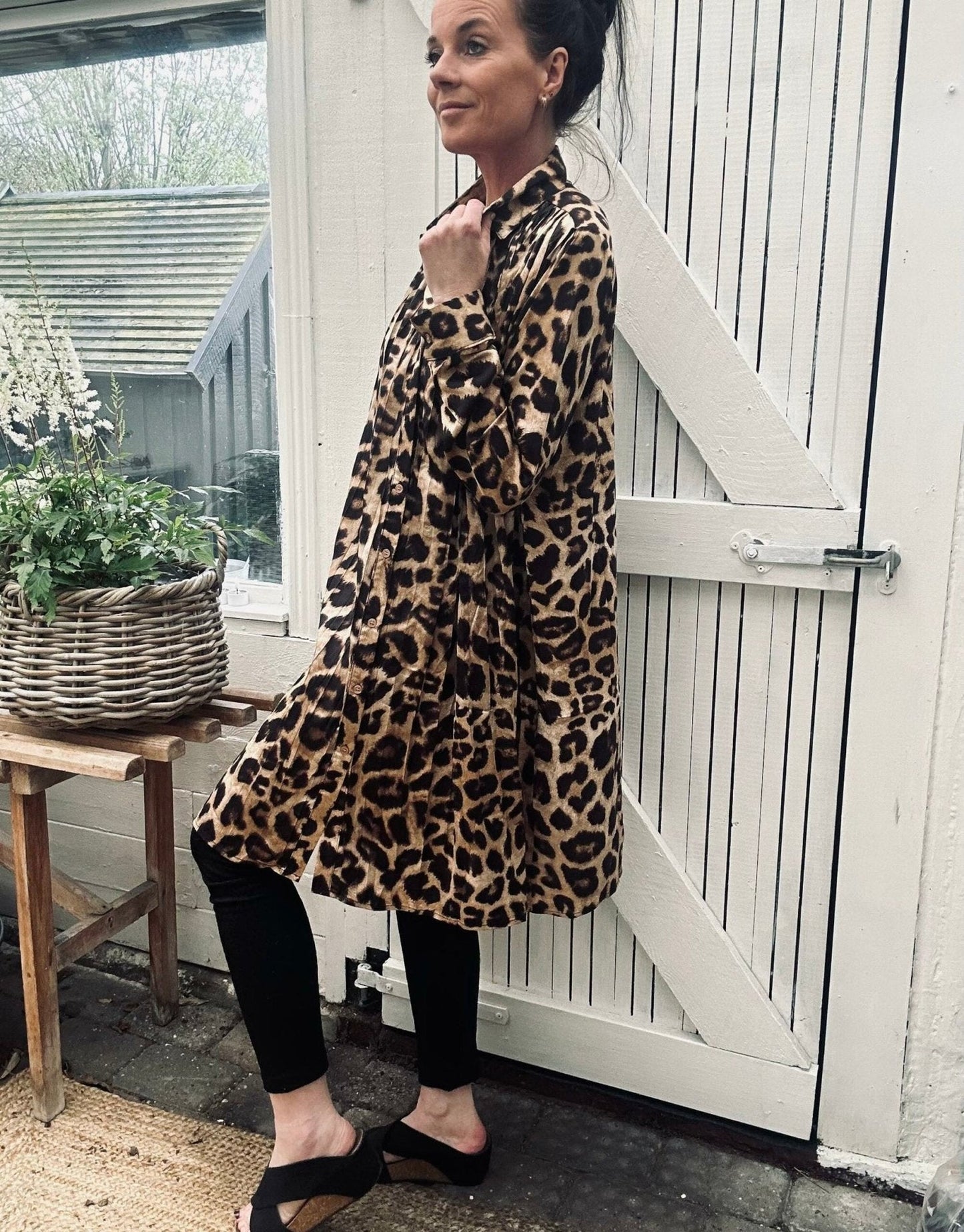 Skjortekjole Leopard - VIAMAJA.DK